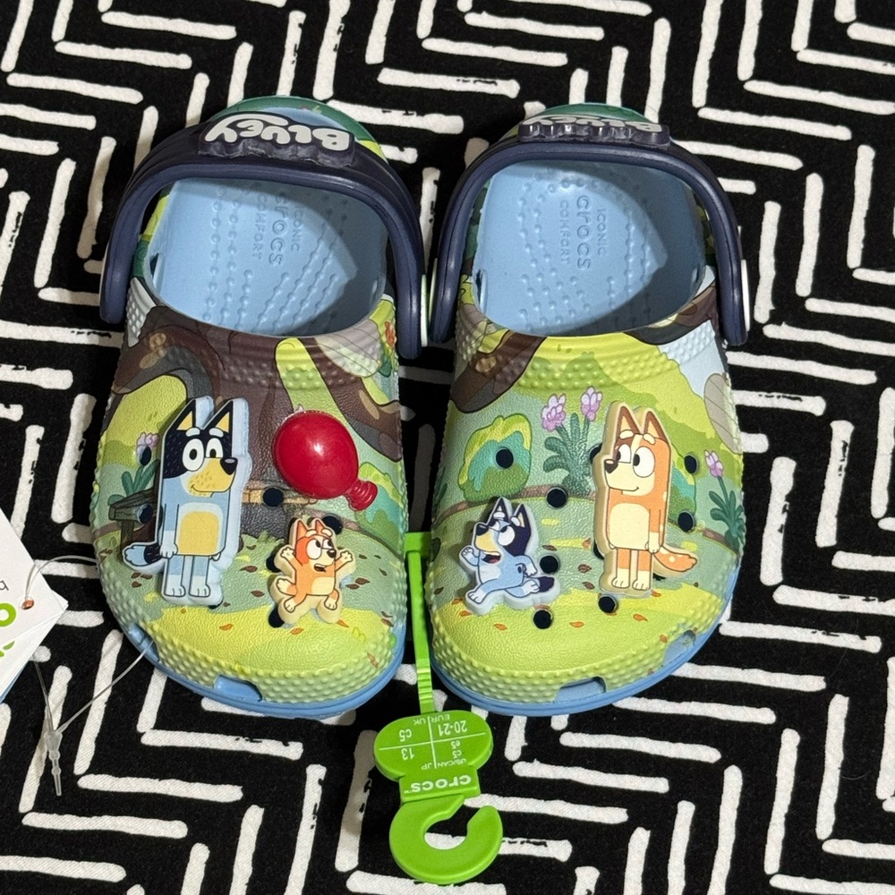 TODDLER BLUEY CROCS 5C